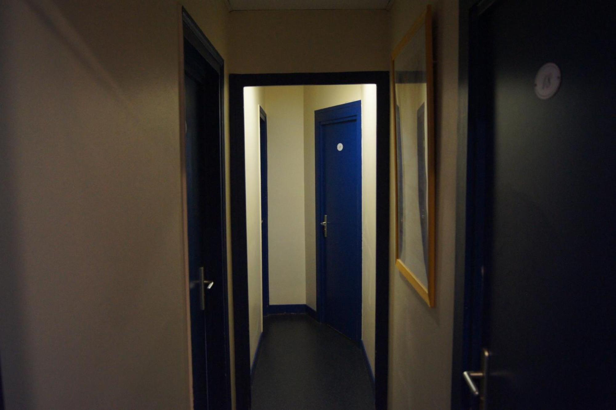 Hotel Moderne Maisons-Alfort Esterno foto A corridor in the main building
